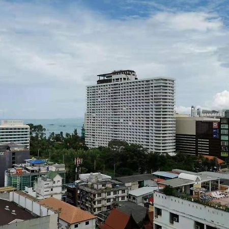 The Base Pattaya Aparthotel Εξωτερικό φωτογραφία